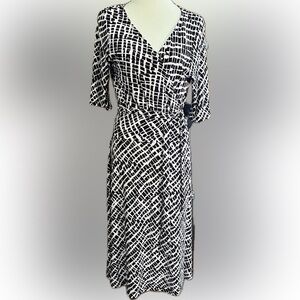 Jones New York wrap dress poly/spandex blend geometric blk/wht print 14